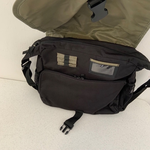 Targus Incognito Messenger Laptop Notebook Shoulder Bag Black - Picture 7 of 16